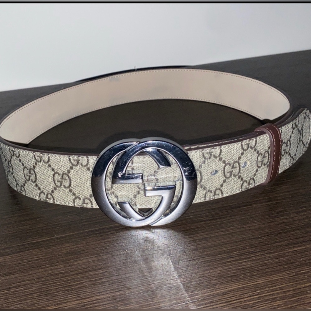 Gucci GG Supreme belt w/ G buckle